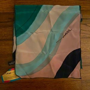 NWT 💯Silk Scarf